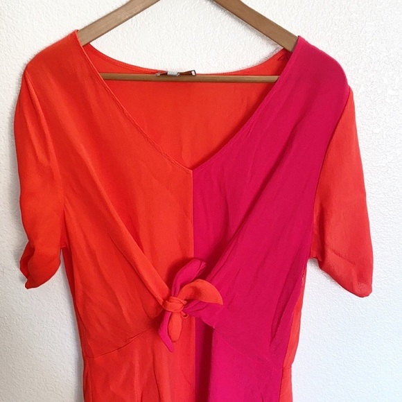 Skies Are Blue Red Orange Colorblock Tie Front Short Sleeve V Neck Mini Dress - Picture 2 of 12